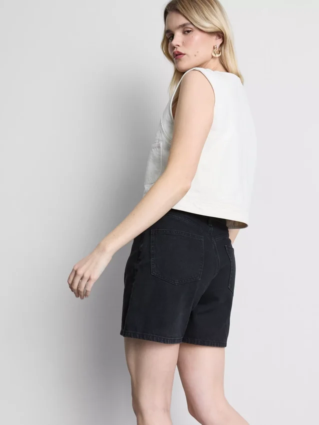 Vestă scurtă din bumbac cu buzunar frontal Vestă scurtă din bumbac cu buzunar frontal